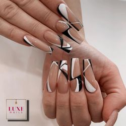 Luxe Nails