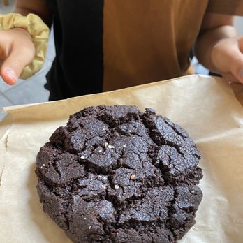 Stumptown Coffee Roasters - Vegan double chocolate caramel chip cookie - Coffee Roasteries Near Me - Portland, Oregon Stumptown Coffee Roasters - Vegan double chocolate caramel chip cookie - Coffee Roasteries Near Me - Portland, Oregon