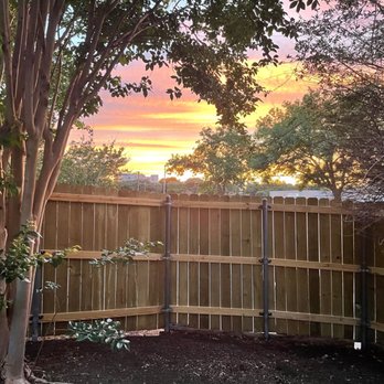 Express Fence - Fence with sunset - Fences & Gates Near Me Express Fence - Fence with sunset - Fences & Gates Near Me