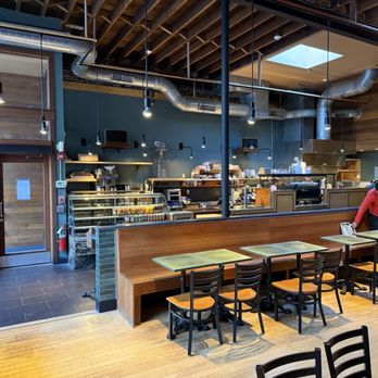 The Smoot Std - Order counter and seating - Cafes Near Me - Cambridge, Massachusetts