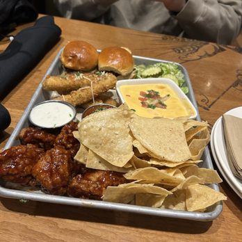 BJ's Restaurant & Brewhouse - Sampler - New American Near Me - Pembroke Pines, Florida