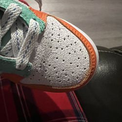 Hibbett Sports - White part is rough looking pt 1