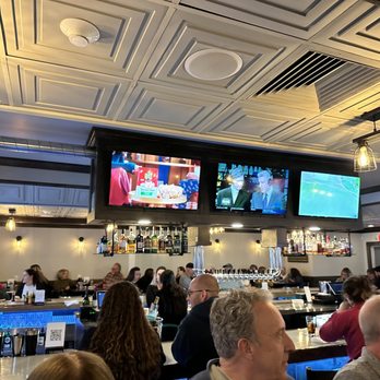 Keltic Table & Tap - people watching tvs - Sports Bars Near Me - Enfield, Connecticut Keltic Table & Tap - people watching tvs - Sports Bars Near Me - Enfield, Connecticut