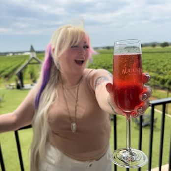 Augusta Vin Winery - Wine Tasting Room Near Me - Fredericksburg, Texas