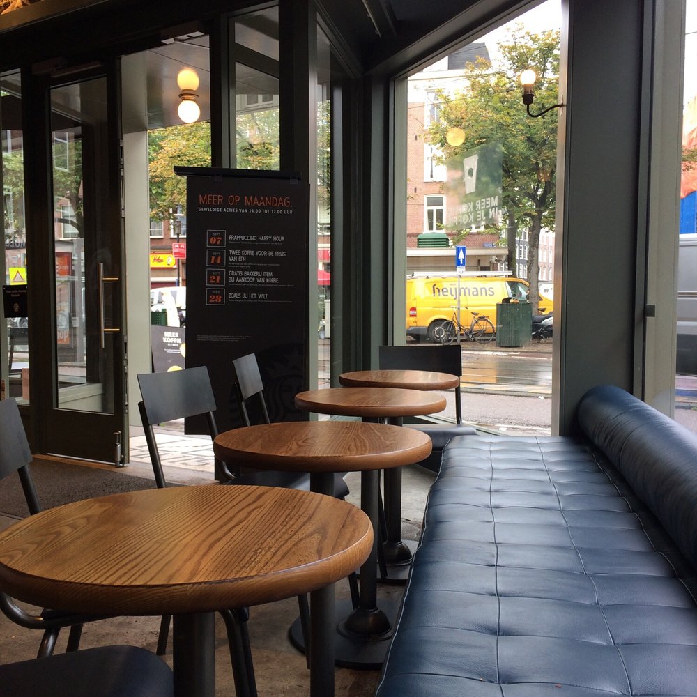 Plenty of seating and free bathroom! Plenty of seating and free bathroom!