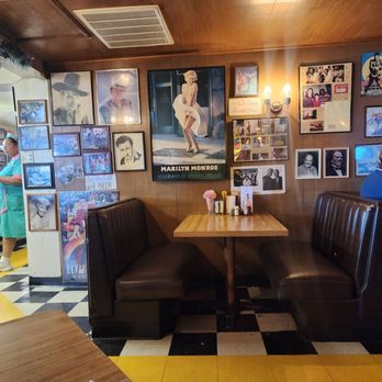 Peggy Sue's 50's Diner - Inside - Pizza Near Me - Yermo, California Peggy Sue's 50's Diner - Inside - Pizza Near Me - Yermo, California