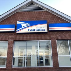 U.S. Postal Service - Marianna - main entrance area