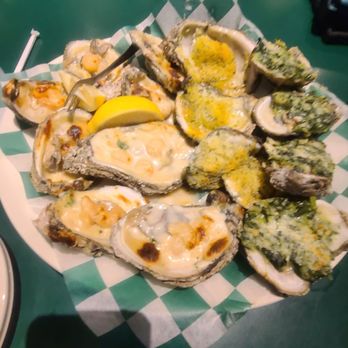 Wintzell's Oyster House - The best oyster sampler ever. Each one was so good. - Seafood Near Me - Mobile, Alabama Wintzell's Oyster House - The best oyster sampler ever. Each one was so good. - Seafood Near Me - Mobile, Alabama