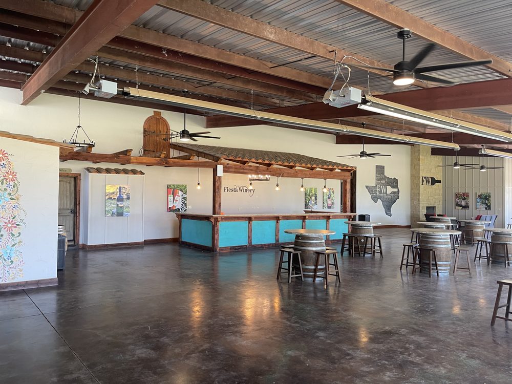 MOON’S TEXAS SHUTTLE Updated October 2024 21 Photos Horseshoe Bay