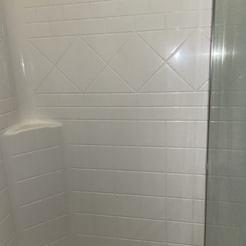 VickyRose Cleaning Services - After: clean and white! - Home Cleaning Near Me