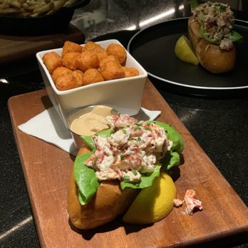 Lobster Burger Bar - lobster roll - Bars Near Me - Toronto, Ontario