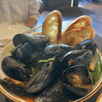 Merai - Mussels - Thai Near Me - Brookline, Massachusetts