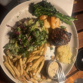 Cactus Club Cafe - New American Near Me - Miami, Florida