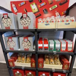 Hickory Farms at Clearwater Mall - Sweet Nibbles for Noshing