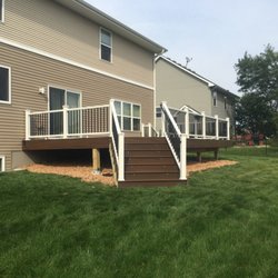 Premier Decks & Remodeling - Trex deck with Trex railing.