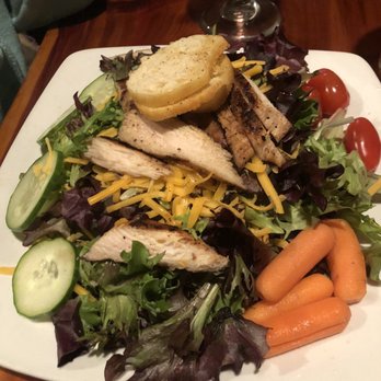 303 Jefferson - Salad with chicken - Cajun/Creole Near Me - Clinton, Mississippi 303 Jefferson - Salad with chicken - Cajun/Creole Near Me - Clinton, Mississippi
