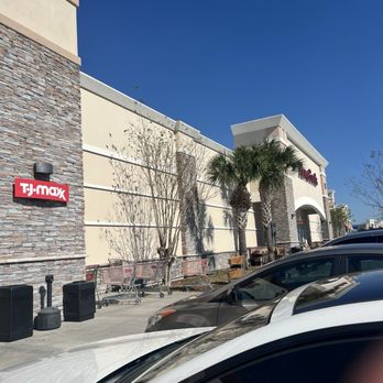 Home Goods - This is a picture of a sign for the store TJ Maxx that is next to Home Goods. These two stores share the same inside space. - Home Decor Near Me - Melbourne, Florida Home Goods - This is a picture of a sign for the store TJ Maxx that is next to Home Goods. These two stores share the same inside space. - Home Decor Near Me - Melbourne, Florida