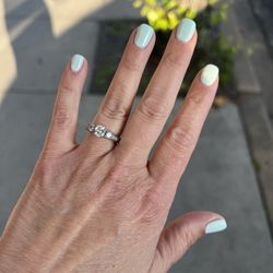Olivia Nail Lounge - Gel Mani