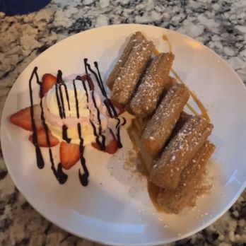 Boyle Heights Bar - Delicious churros and many more desserts - Bars Near Me - Los Angeles, California