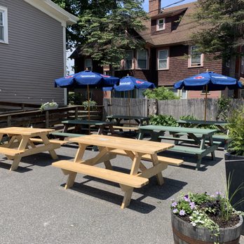 Locker Room Sports Pub - Outdoor dining - American Near Me - Lee, Massachusetts Locker Room Sports Pub - Outdoor dining - American Near Me - Lee, Massachusetts