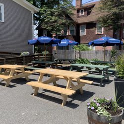 Locker Room Sports Pub - Outdoor dining