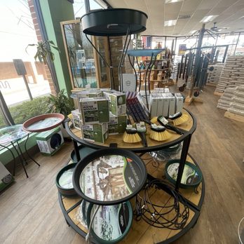 The Backyard Bird Feeder - Bird Shops Near Me - Woodbridge, Virginia