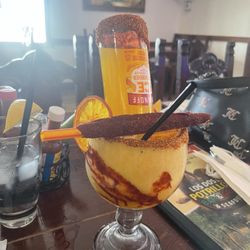 Los Dos Potrillos Bar & Grill