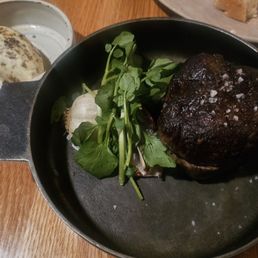 Filet mignon with bearnaise butter