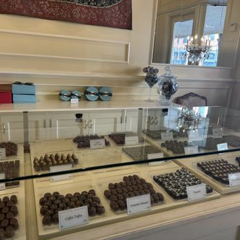 Woodhouse Chocolate - Inside - Chocolatiers & Shops Near Me - Saint Helena, California Woodhouse Chocolate - Inside - Chocolatiers & Shops Near Me - Saint Helena, California