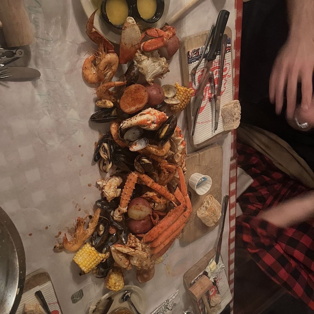 The Crab Pot Bellevue - Alaskan crab combo - Seafood Near Me - Bellevue, Washington The Crab Pot Bellevue - Alaskan crab combo - Seafood Near Me - Bellevue, Washington
