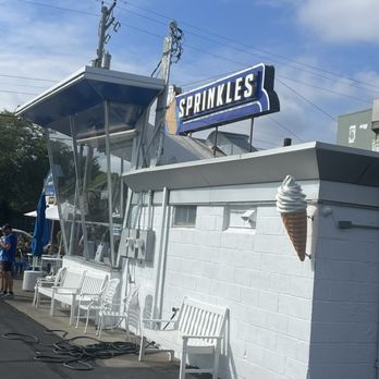 Sprinkles - That vintage look - Ice Cream & Frozen Yogurt Near Me - Roseville, Minnesota