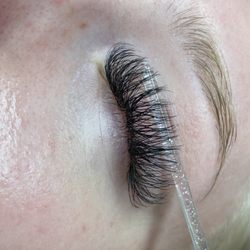 The Lash and Wax Lab - Hybrid Lash Extensions