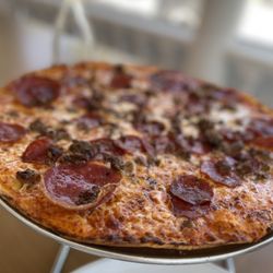 The Pink House - The Carnivore pizza