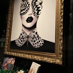 Butterfly Burger - Photo when you walk in