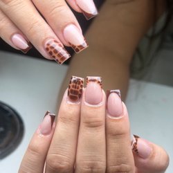 Tiktok Lounge - Nails by Belle