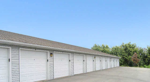 Willow Park Apartments - property management company in Appleton, WI