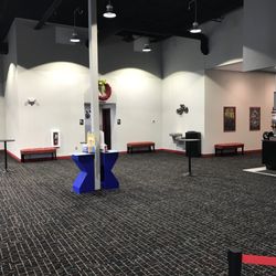 Cannon Valley Cinema 10 - Lobby is empty but not for long