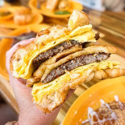 Eggies - Breakfast croissant