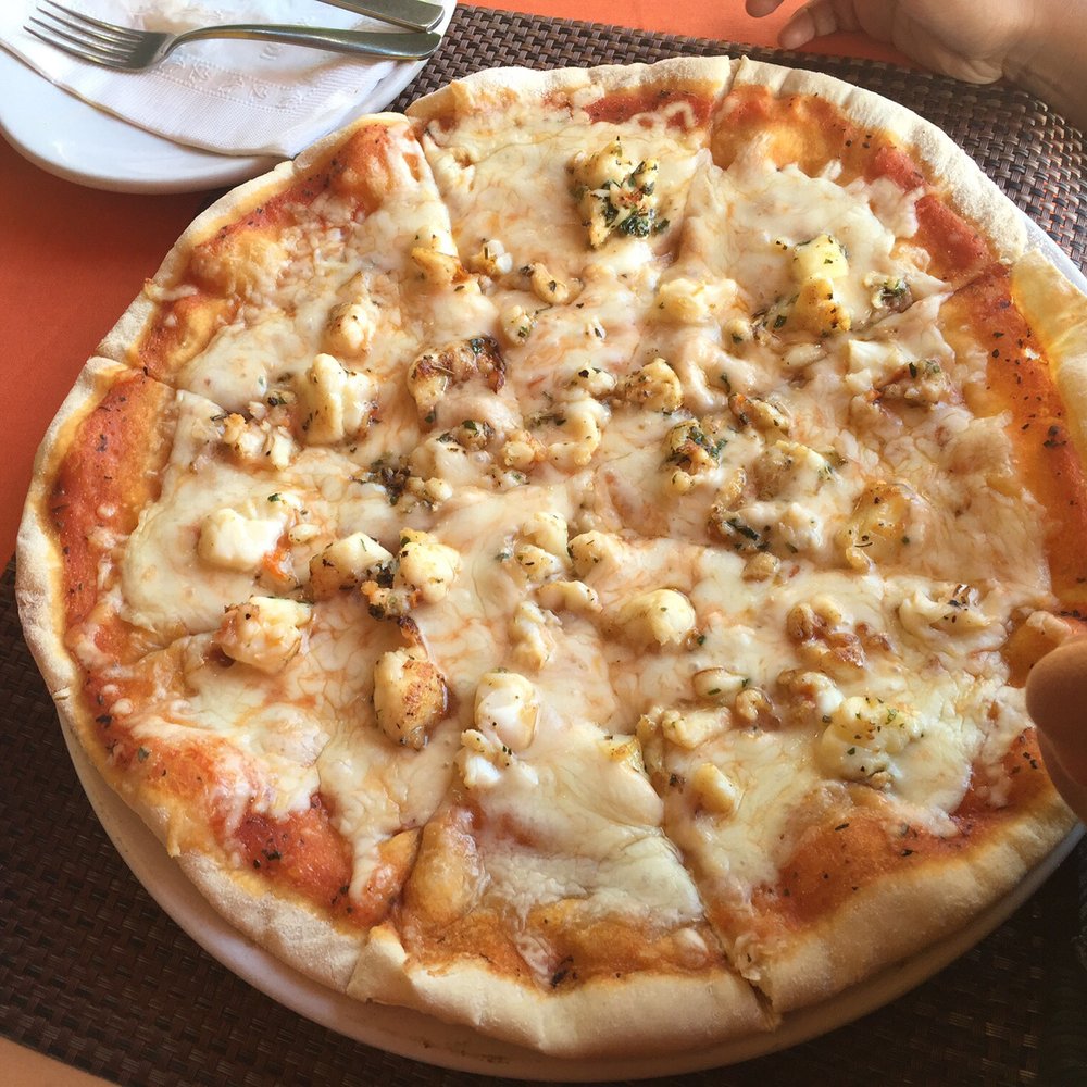 Caribbean Brisas - Lobster pizza - Seafood Near Me - Isla Mujeres, ROO Caribbean Brisas - Lobster pizza - Seafood Near Me - Isla Mujeres, ROO