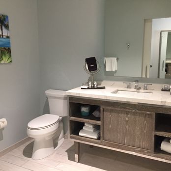 Hotel Paseo - Bathroom - Hotels Near Me - Palm Desert, California