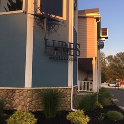 Lures Restaurant and Bar