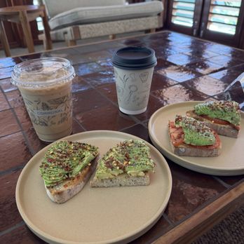 Communal - Communal Avocado Toast, Iced Vanilla Bean Latte & Chai Latte - Cafes Near Me - San Diego, California