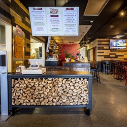 Hickory & Spice - Order at the counter.