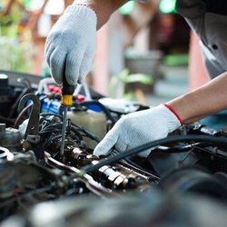 Leroux Brothers Auto - My car diagnosis being done here!