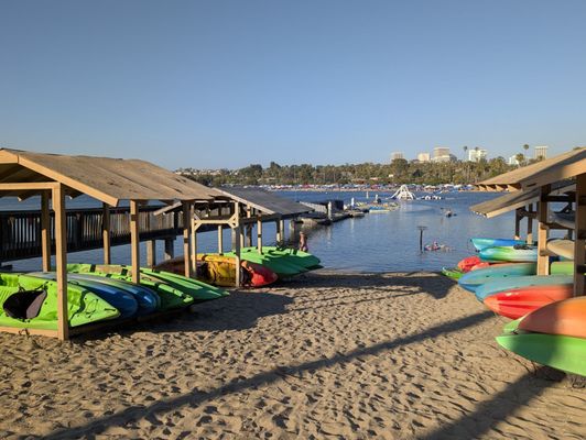 Newport Dunes Waterfront Resort & Marina by null