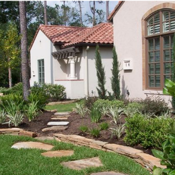 B.R. Pollock & Associates - the front of the house - Landscaping Near Me - Houston, Texas B.R. Pollock & Associates - the front of the house - Landscaping Near Me - Houston, Texas