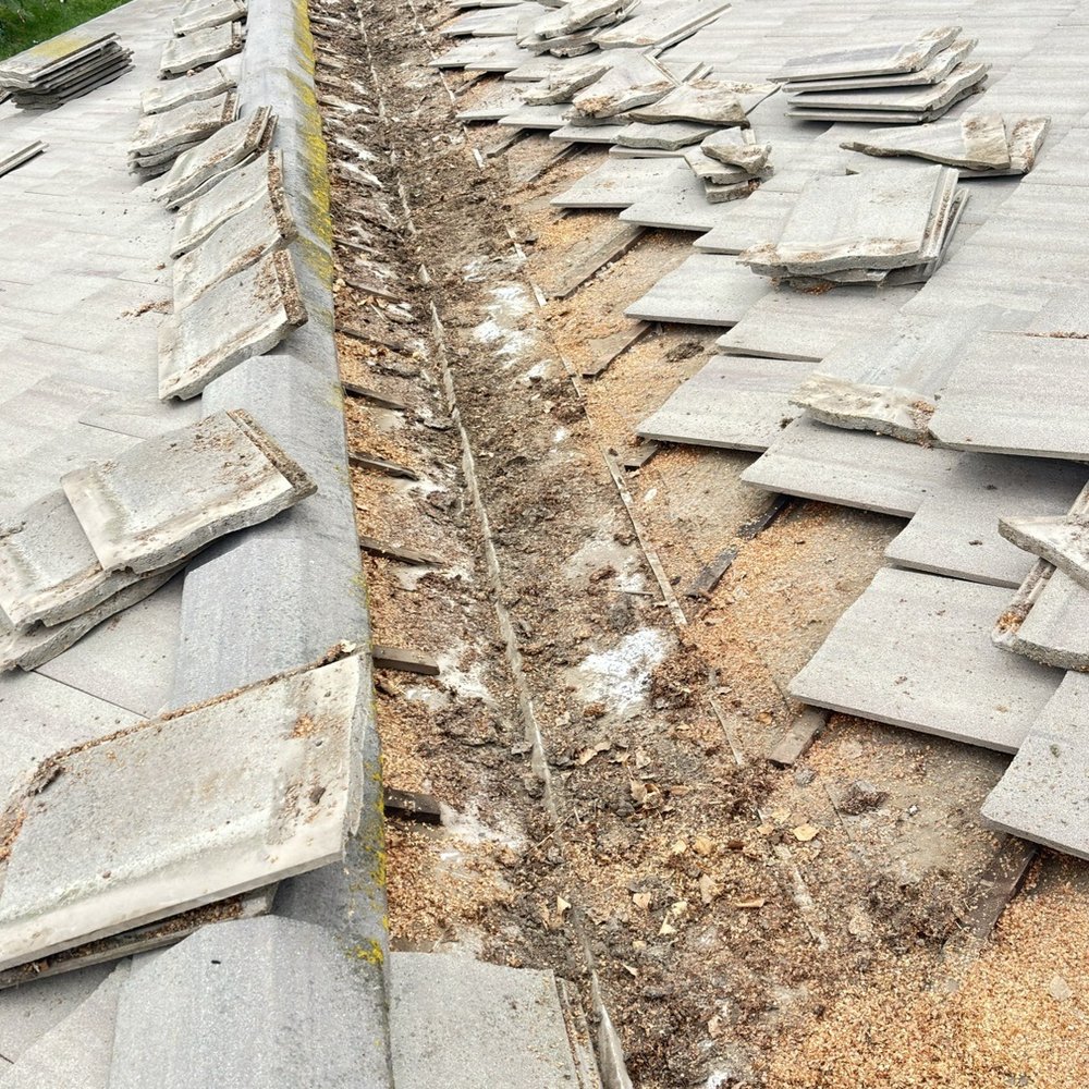Octavio Sajuan Roofing - Dirty valley - Roofing Near Me Octavio Sajuan Roofing - Dirty valley - Roofing Near Me