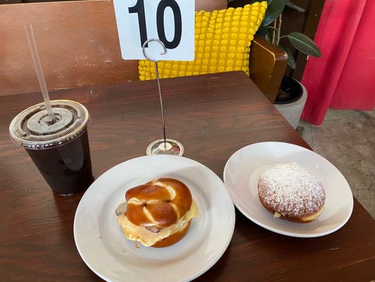 Fressen Artisan Bakery by null