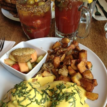 Saloon Bistro Bar - Eggs Benedict and awesome Bloody Mary - Bars Near Me - Montreal, Quebec Saloon Bistro Bar - Eggs Benedict and awesome Bloody Mary - Bars Near Me - Montreal, Quebec