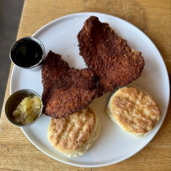 Braddock Public House - Chicken Katsu & Biscuits - panko breaded and fried chicken breast, buttermilk biscuits, pineapple jam, pure maple syrup - Brewpubs Near Me - Braddock, Pennsylvania
